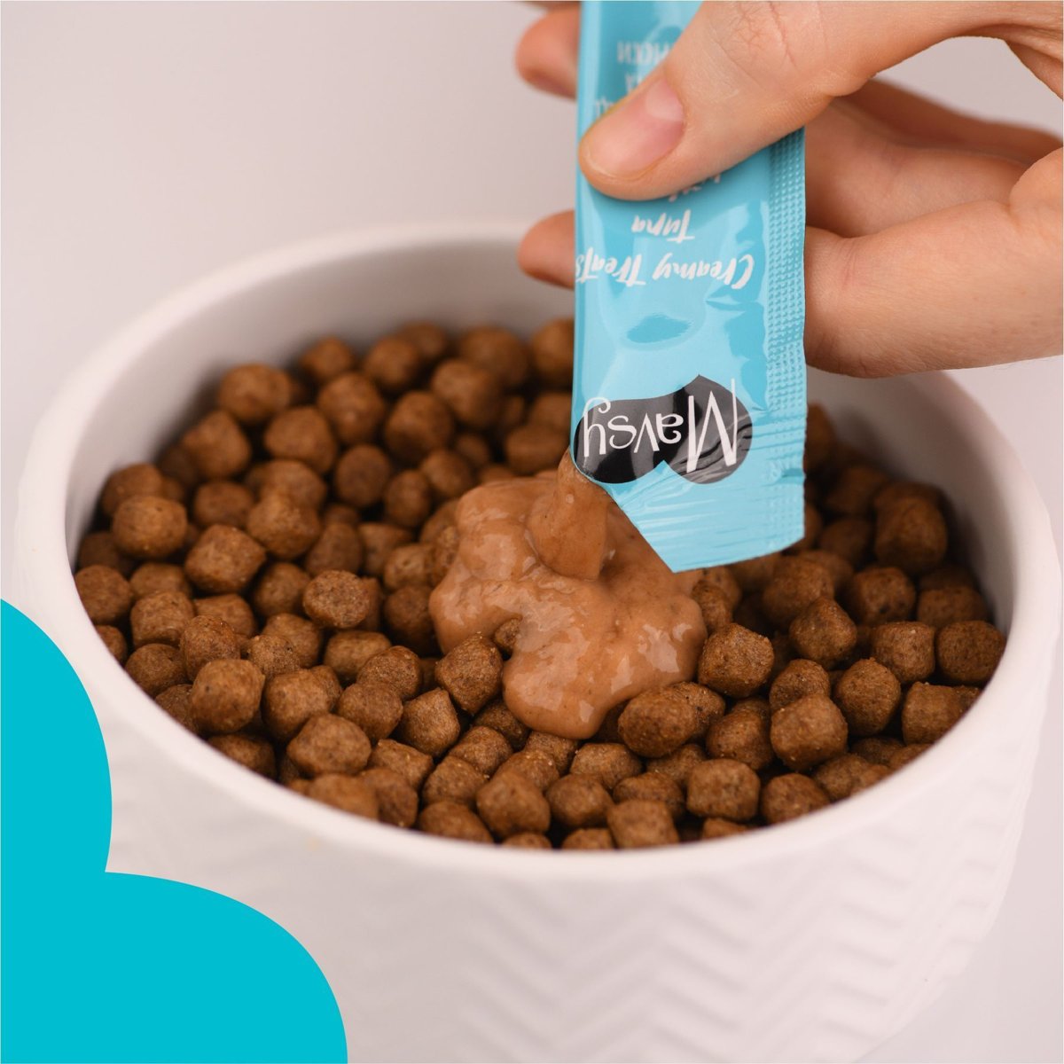 Кремові ласощі для котів з тунцем та тріскою Mavsy Creamy Treats Tuna With Cod, 5×15 г — Фото 4