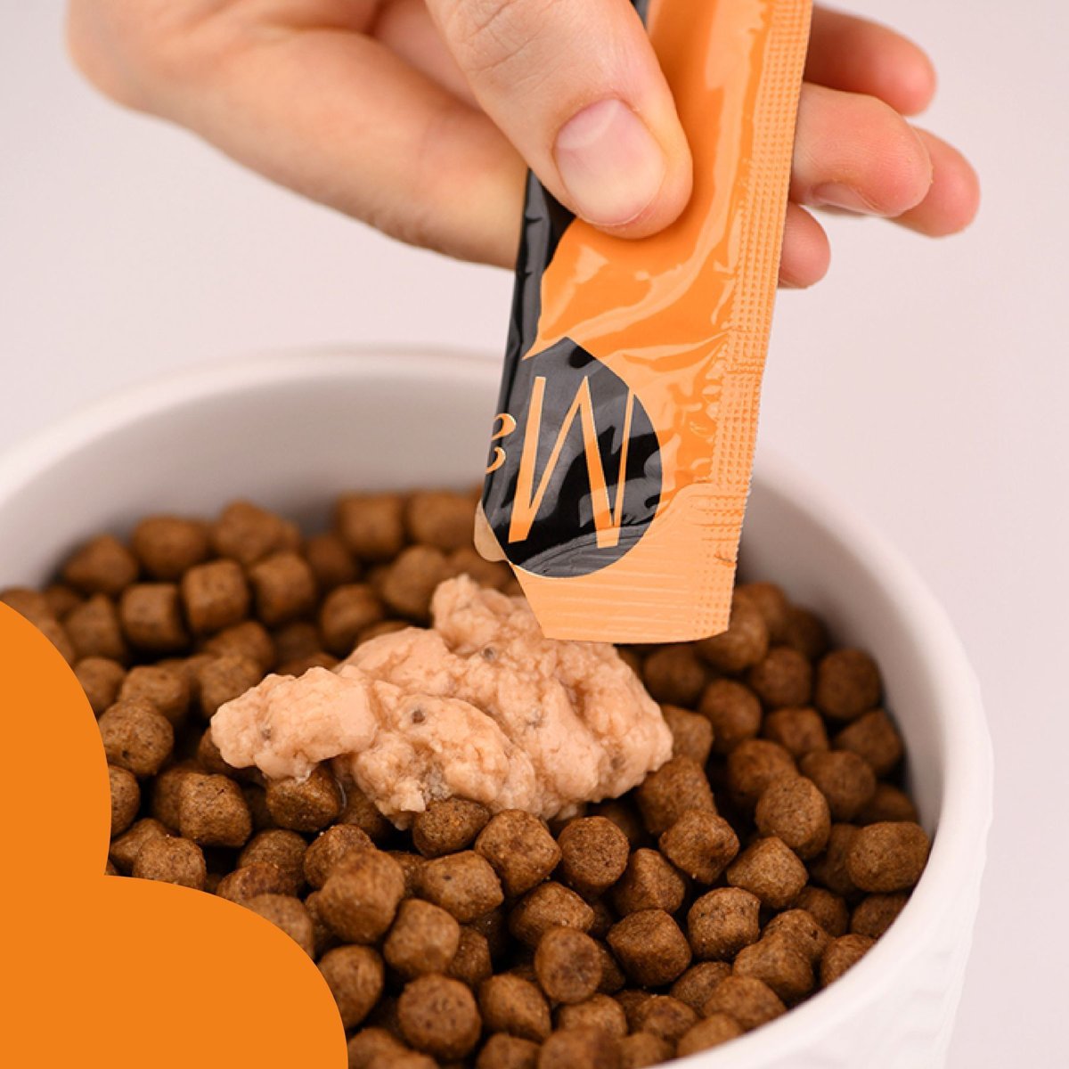 Ласощі для котів і собак Mavsy Creamy Treats Rabbit + Chia Seed — тушкований кролик у підливці зі стиглої хурми з додаванням насіння чіа — Фото 4